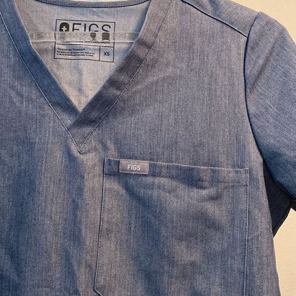 FIGS Caterina One Pocket Gray Scrub Top Size XS - Picture 3 of 8